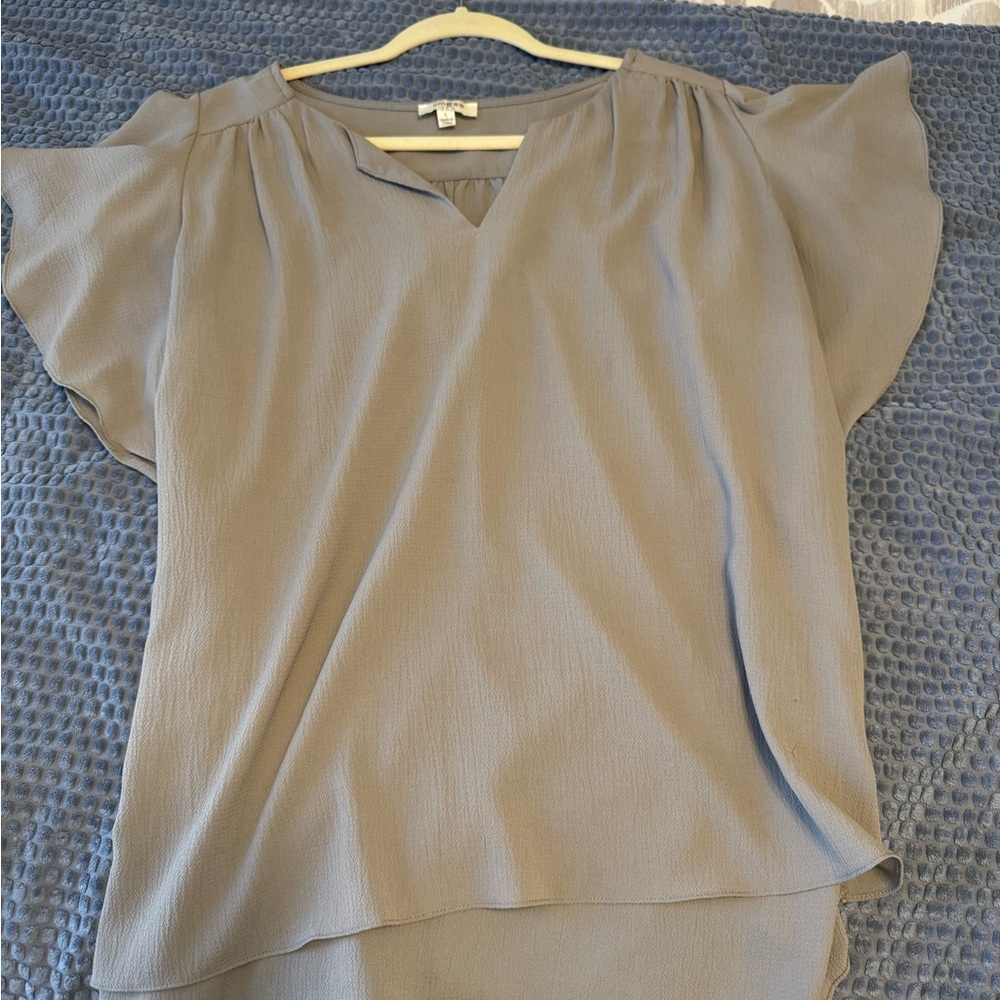 Umgee Light Gray Flutter Sleeve Blouse